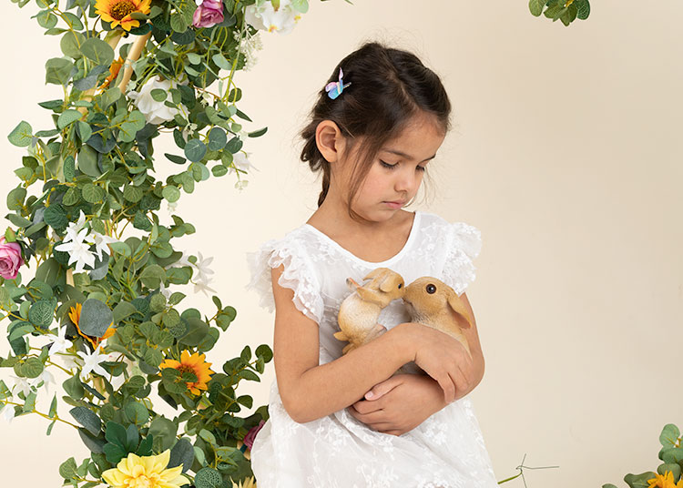 lente minisessie fotograaf rotterdam denhaag konijn bloemen kinderfotograaf zomer sachin fotografie