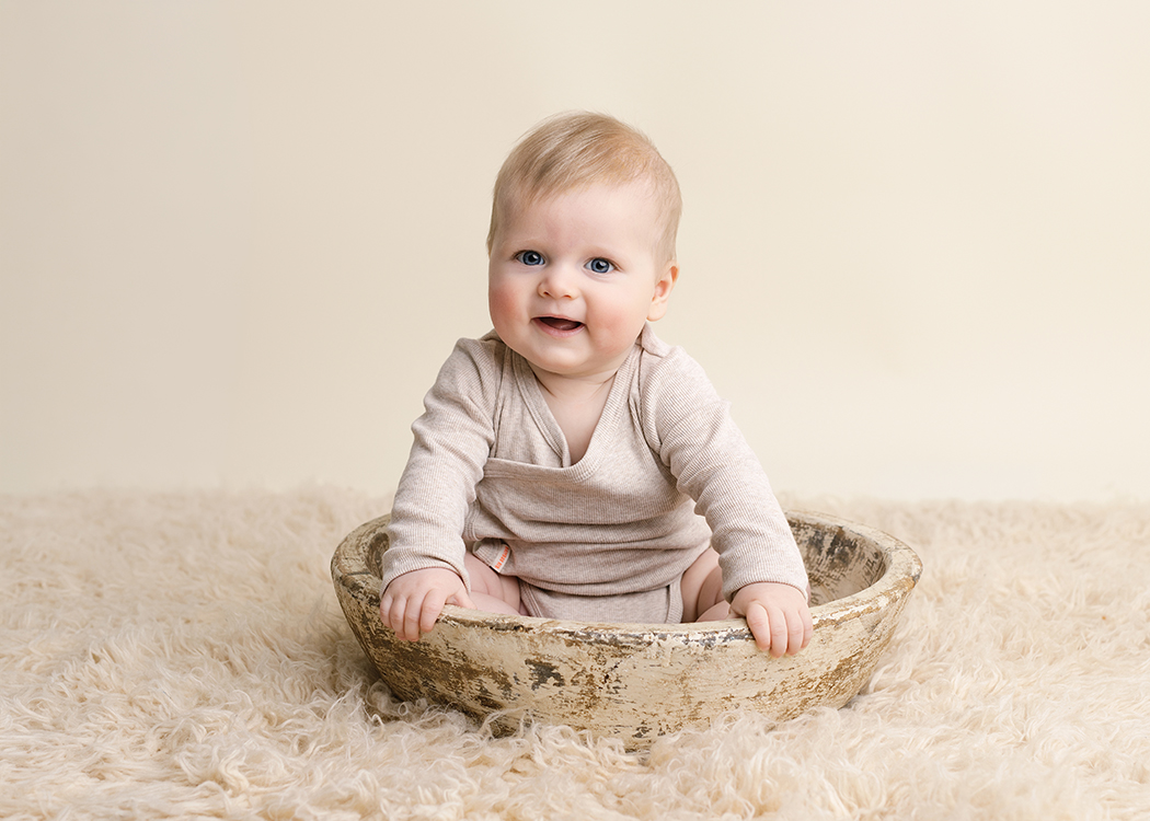 baby fotoshoot Rotterdam zittende baby in studio